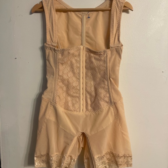 Seamless Tan Women's Shapewear - Picture 1 of 3